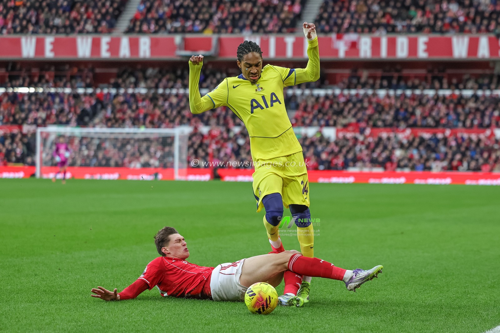 Djed Spence of Tottenham Hotspur is fouled by Nicolo Savona of Nottingham Forest during the Premier League match Nottingham Forest vs Tottenham Hotspur at City Ground, Nottingham, United Kingdom, 14th December 2025

(Photo by Mark Cosgrove/News Images)

*** GER AUT SUI OUT ***