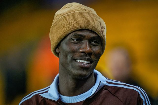 Amadou Onana of Aston Villa inspects the pitch prior to kick off during the Premier League match Wolverhampton Wanderers vs Aston Villa at Molineux, Wolverhampton, United Kingdom on 27 February 2026

(Photo by Maynard Manyowa/News Images)