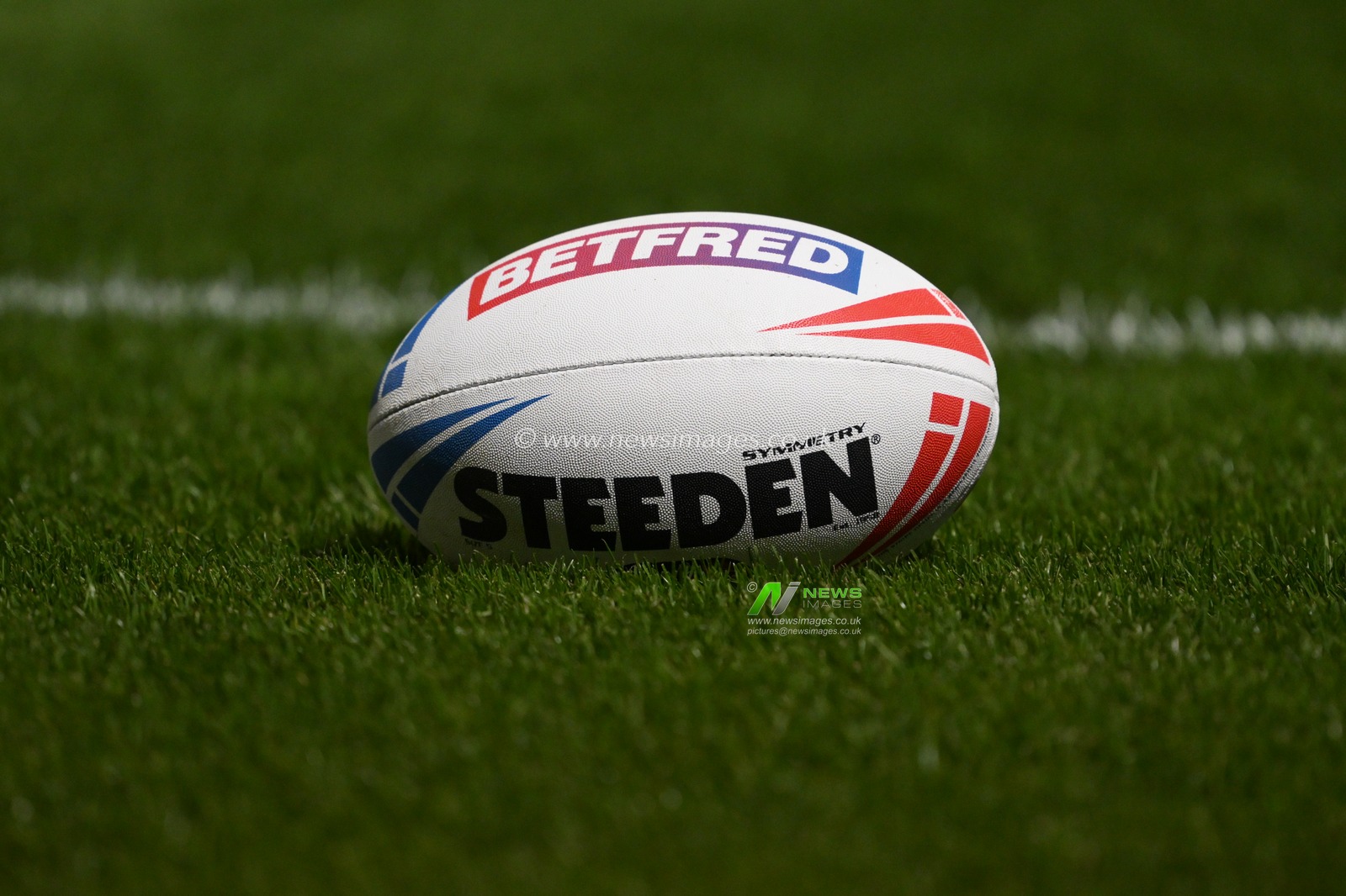 Match ball during the Betfred Super League play-off Eliminator 2 Warrington Wolves v St Helens at Halliwell Jones Stadium, Warrington, United Kingdom, 28th September 2024

(Photo by Ben Roberts/News Images)
