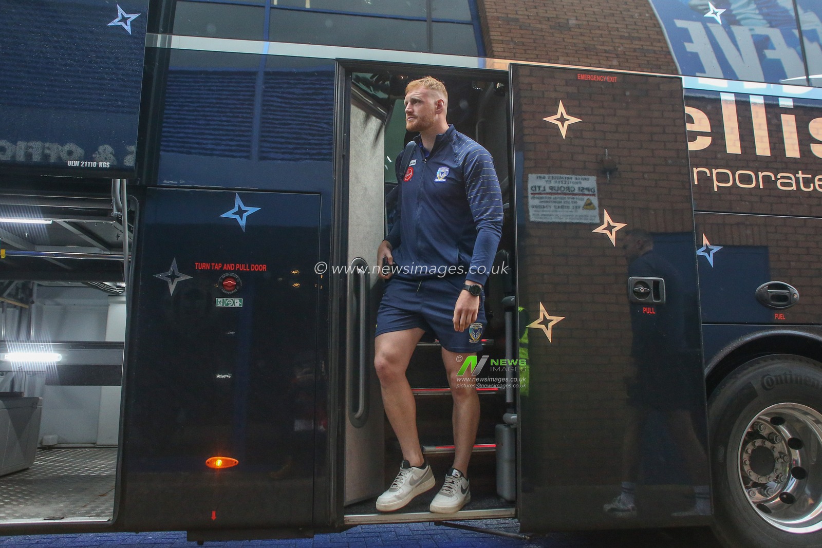 Joe Bullock #19 of Warrington Wolves arrives ahead of the Betfred Super League match Round 19 Wigan Warriors vs Warrington Wolves at DW Stadium, Wigan, United Kingdom, 14th July 2023

(Photo by Gareth Evans/News Images)