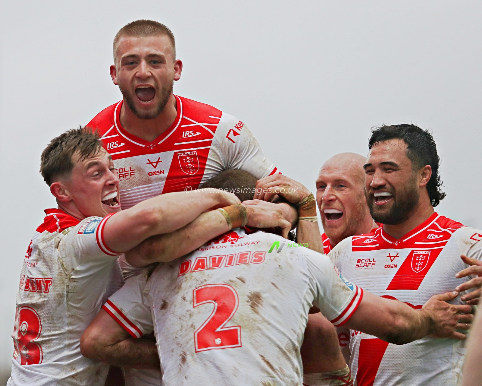 Hull KR celebrate Tom Davies of Hull KR's try during the Betfred Super League Round 5 match Hull KR vs Leigh Leopards at Sewell Group Craven Park, Kingston upon Hull, United Kingdom, 22nd March 2025

(Photo by Sam Eaden/News Images)