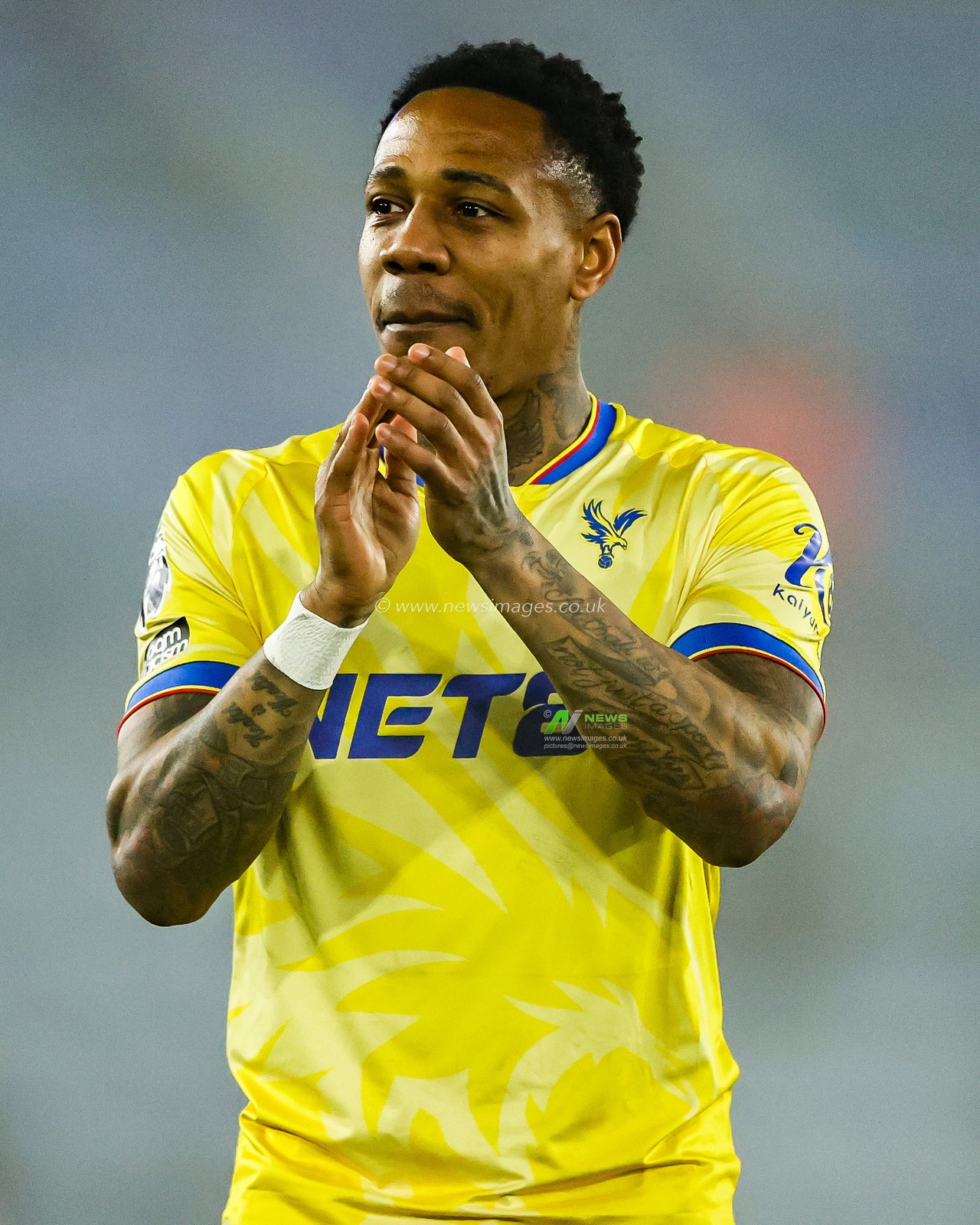 Nathaniel Clyne of Crystal Palace acknowledges the fans after the teams victory following the Premier League match Leicester City vs Crystal Palace at King Power Stadium, Leicester, United Kingdom, 15th January 2025

(Photo by Alfie Cosgrove/News Images)