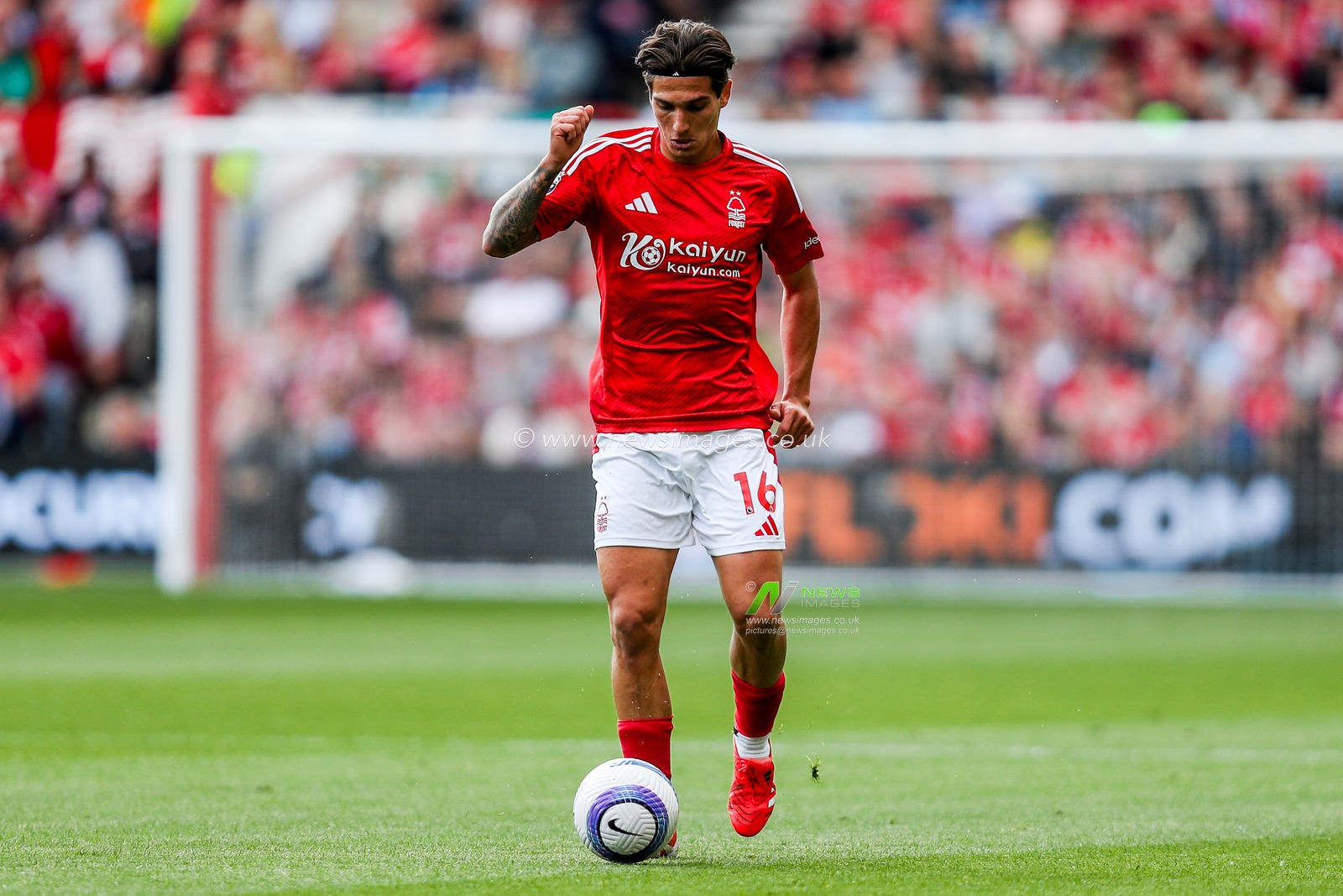 Nicolas Dominguez of Nottingham Forest runs with the ball during the Premier League match Nottingham Forest vs Chelsea at City Ground, Nottingham, United Kingdom, 25th May 2025

(Photo by Izzy Poles/News Images)