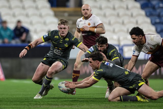 Brodie Croft of Leeds Rhinos goes over for a try during the Betfred Super League round 8 match Huddersfield Giants vs Leeds Rhinos at Accu Stadium, Huddersfield, United Kingdom on 17 April 2026

(Photo by Mark Cosgrove/News Images)