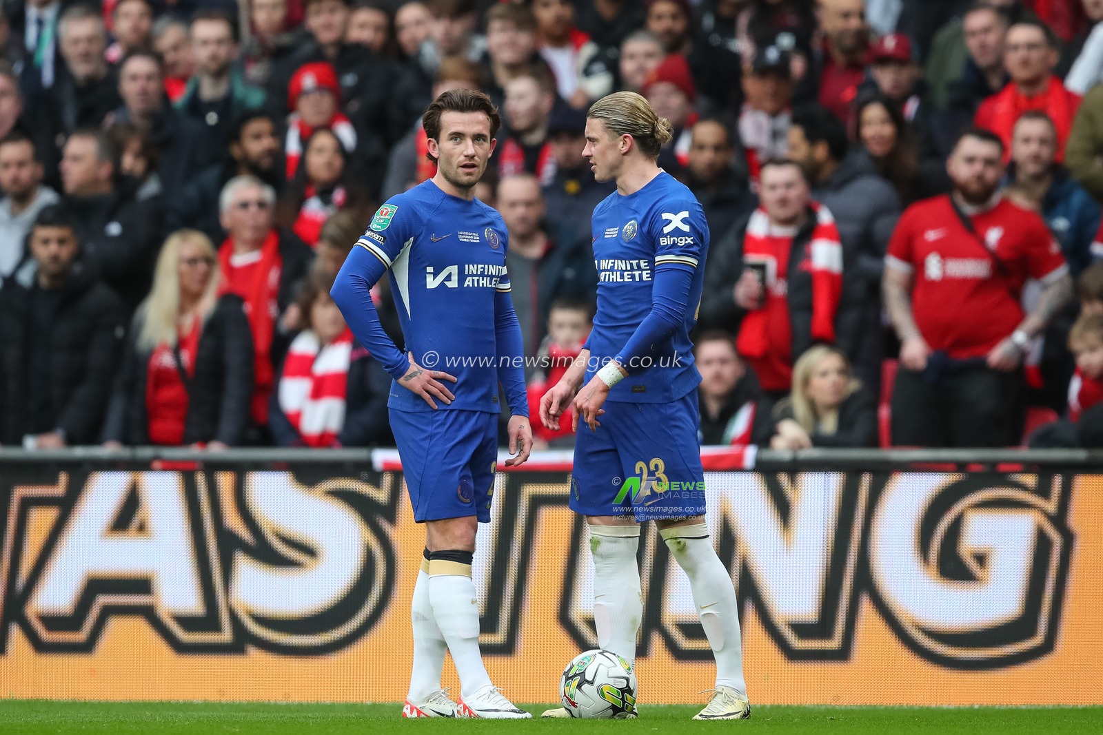 Ben Chilwell of Chelsea and Conor Gallagher of Chelsea plan a free kick during the Carabao Cup Final match Chelsea vs Liverpool at Wembley Stadium, London, United Kingdom, 25th February 2024

(Photo by Gareth Evans/News Images)