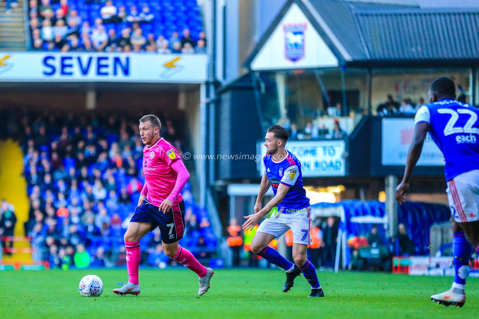 20th October 2018, Portman Road, Ipswich, England; Sky Bet Championship Ipswich Town v QPR  ; Luke Freeman (07) of QPR on the ball at Portman Road

Credit: Georgie Kerr/News Images,

English Football League images are subject to DataCo Licence