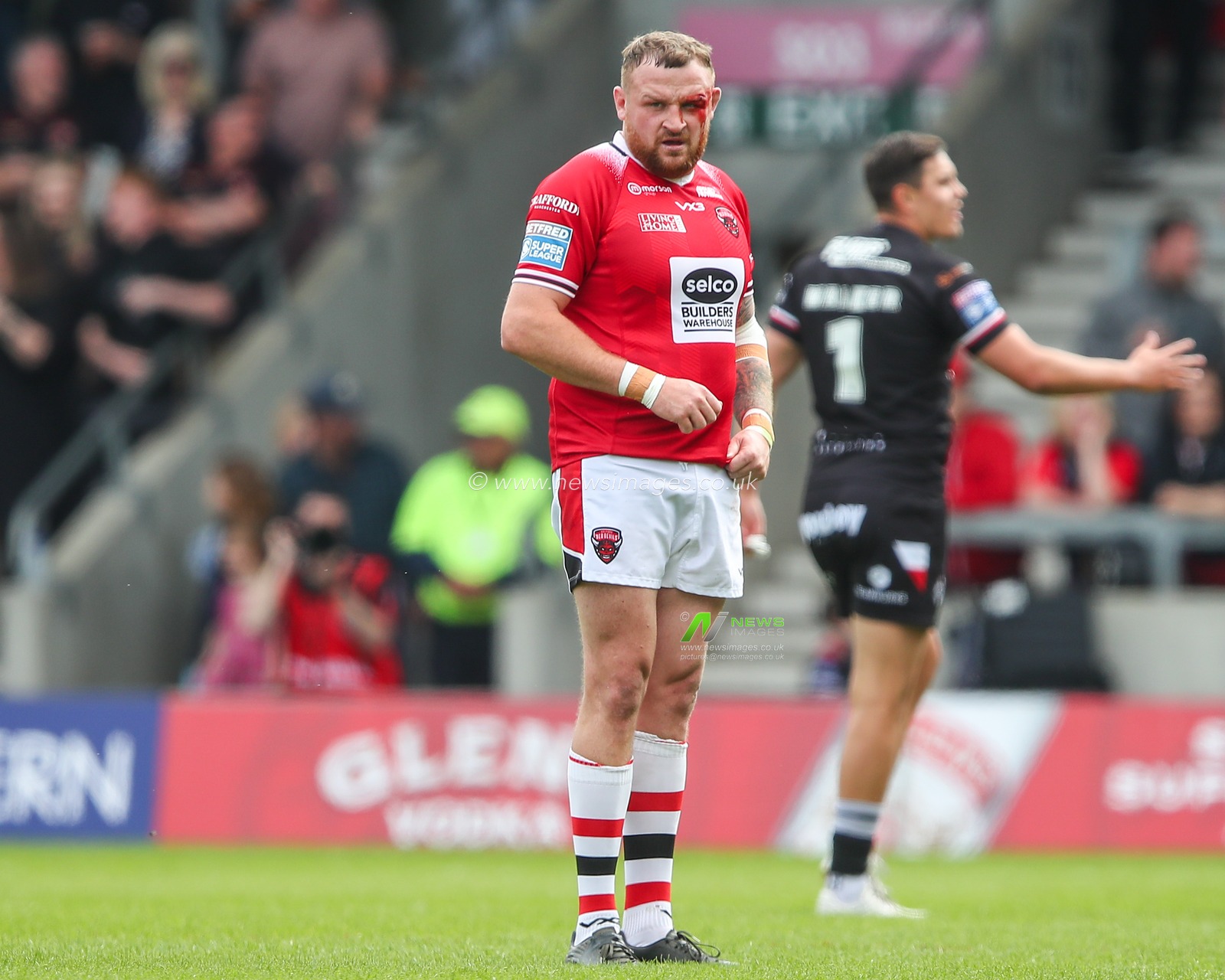 Brad Singleton of Salford Red Devils with an cut to his face during the Betfred Super League Round 13 match Salford Red Devils vs London Broncos at Salford Community Stadium, Eccles, United Kingdom, 2nd June 2024

(Photo by Gareth Evans/News Images)
