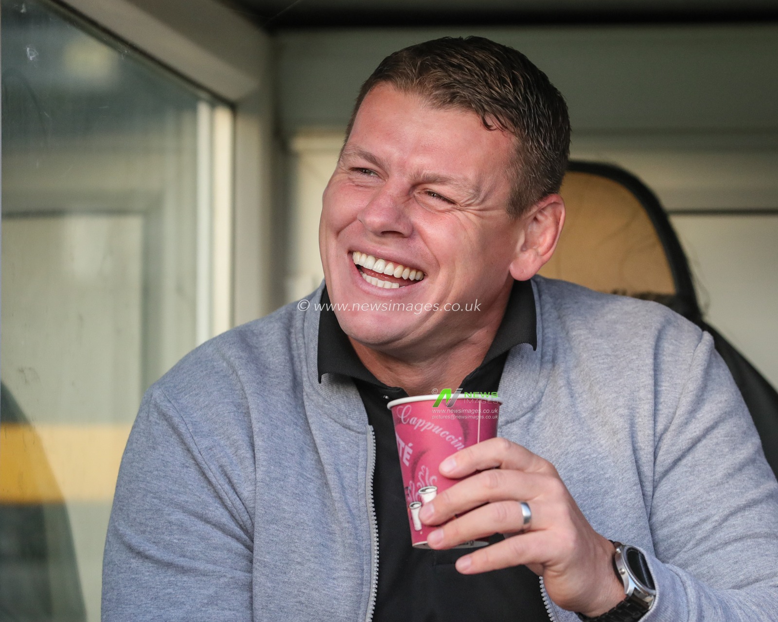5th September 2019 , Mend-A-Hose Jungle, England; Betfred Super League, Round 28, Castleford Tigers vs Hull FC ; Lee Radford head coach of Hull FC on the bench before kick-off


Credit: Mark Cosgrove/News Images
