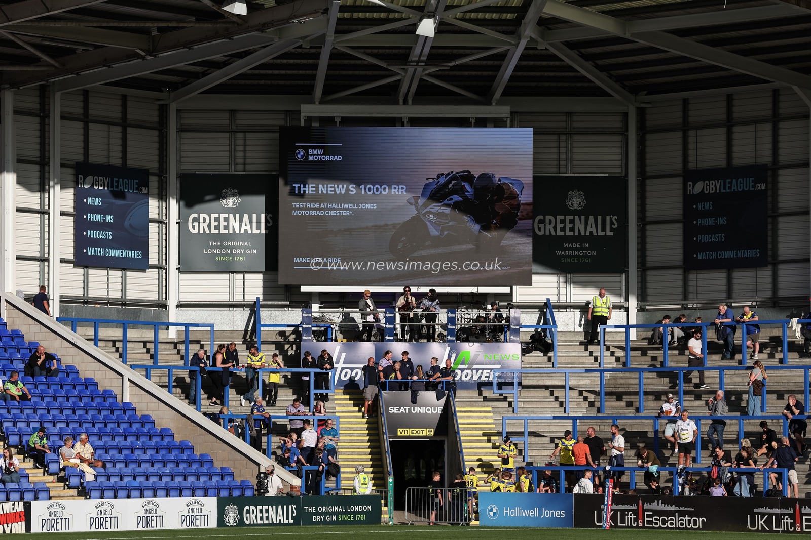 A band play to the fans during the Betfred Super League Round 13 match Warrington Wolves vs Castleford Tigers at Halliwell Jones Stadium, Warrington, United Kingdom, 30th May 2025

(Photo by Mark Cosgrove/News Images)