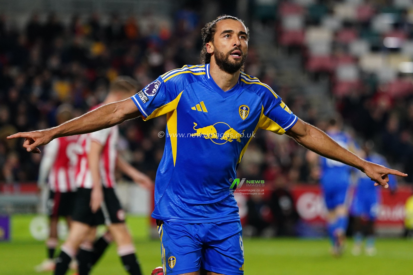 Dominic Calvert-Lewin of Leeds United celebrates goal during the Premier League match Brentford vs Leeds United at The Gtech Community Stadium, London, United Kingdom, 14th December 2025

(Photo by Harvey Murphy/News Images)

*** GER AUT SUI OUT ***