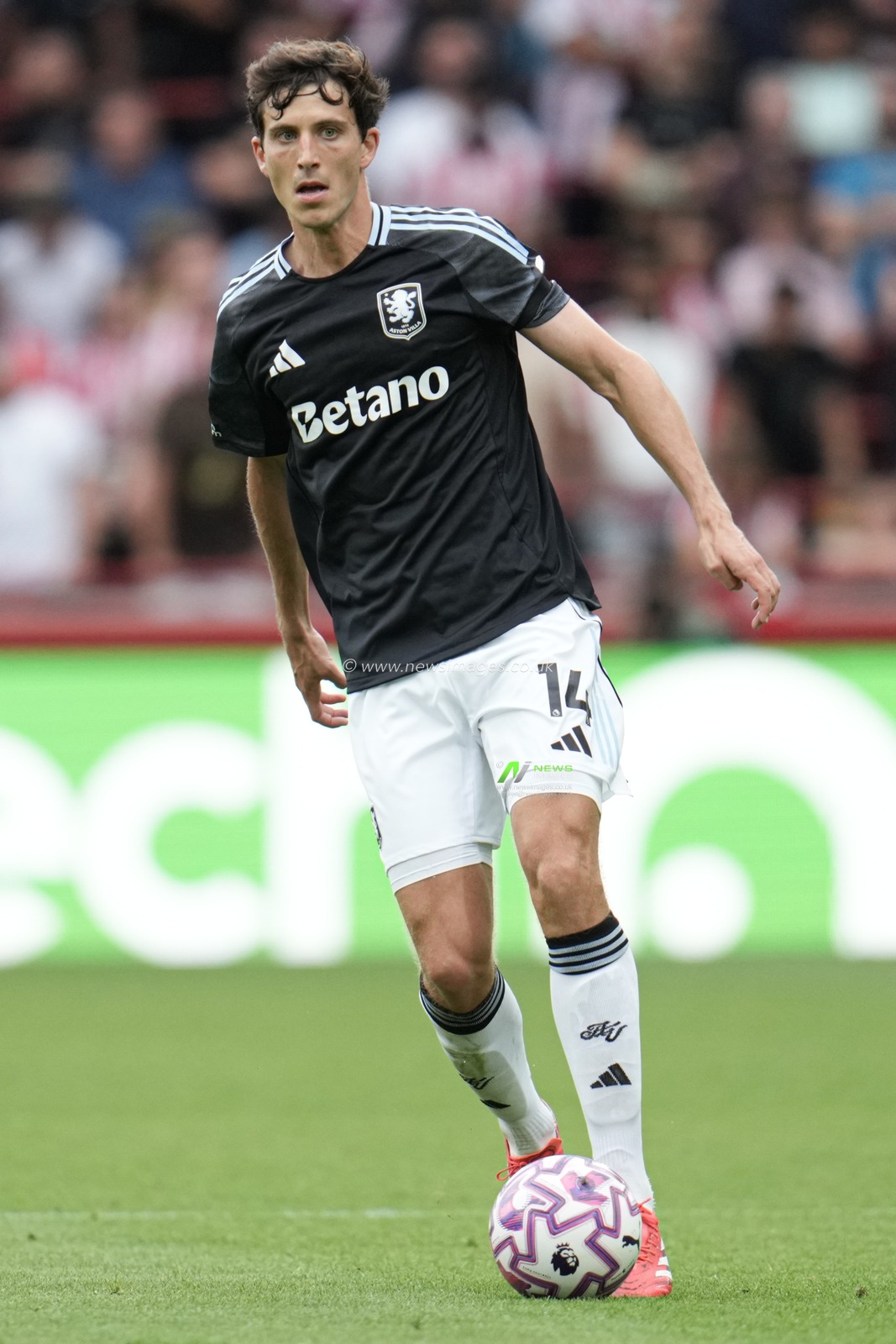 Pau Torres of Aston Villa during the Premier League match Brentford vs Aston Villa at The Gtech Community Stadium, London, United Kingdom, 23rd August 2025

(Photo by Harvey Murphy/News Images)
