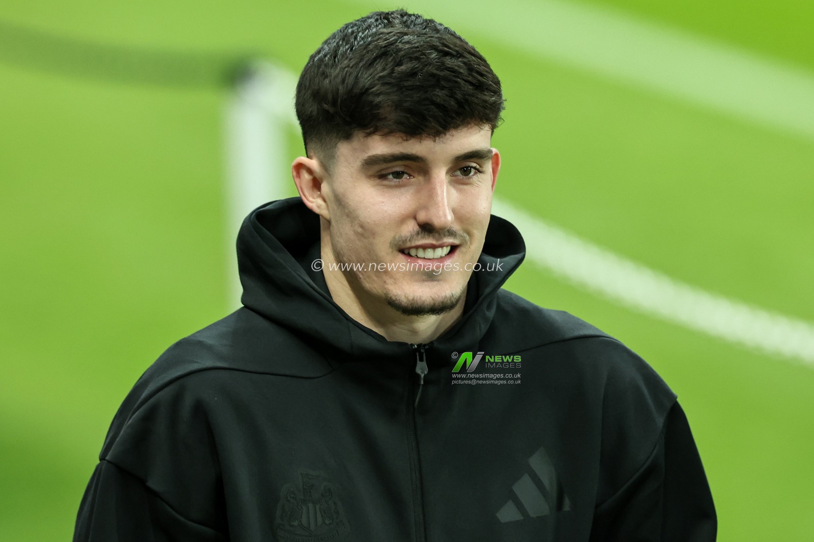 Tino Livramento of Newcastle United arrives during the Premier League match Newcastle United vs West Ham United at St. James's Park, Newcastle, United Kingdom, 25th November 2024

(Photo by Mark Cosgrove/News Images)