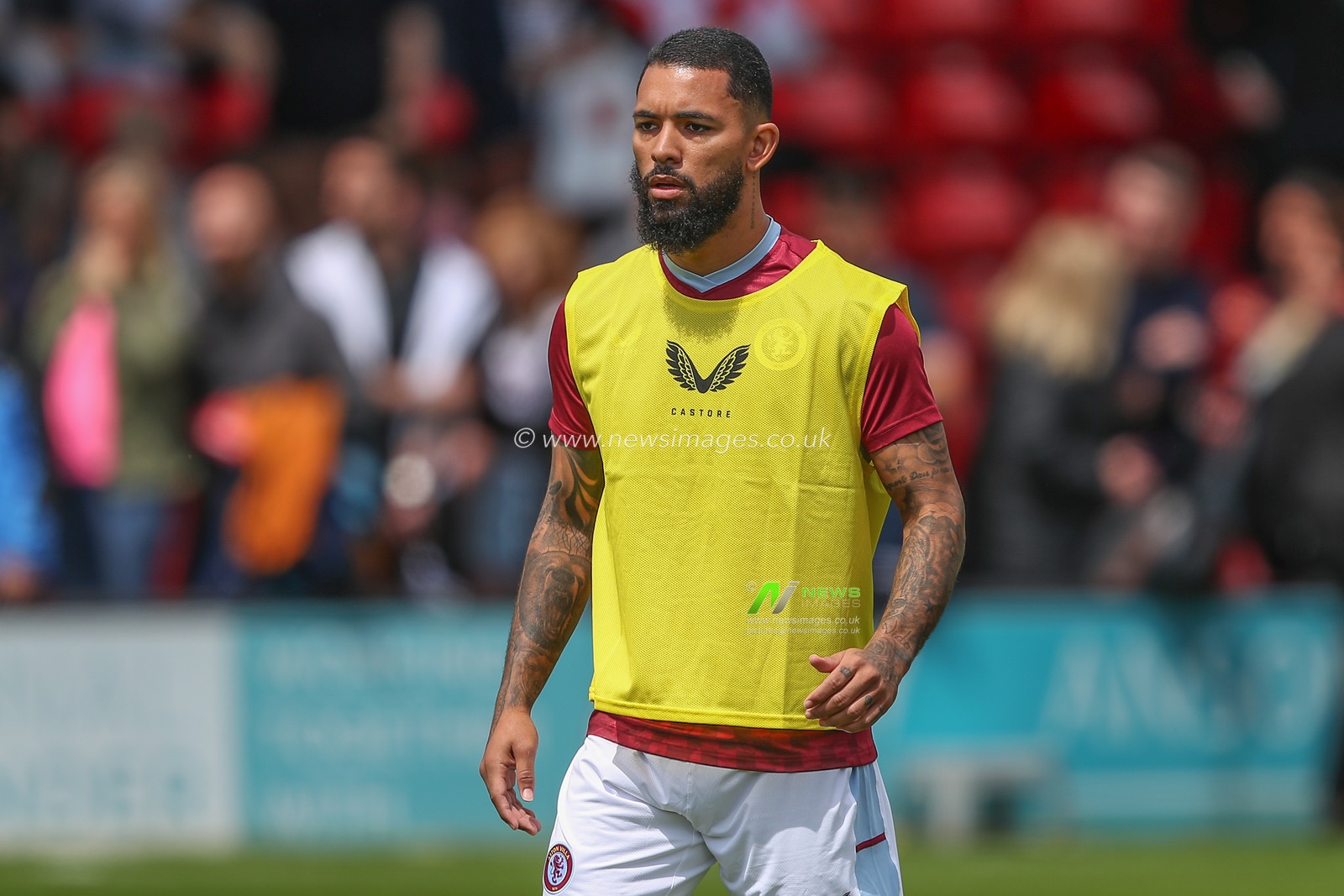 Douglas Luiz #6 of Aston Villa during the pre-game warm up ahead of the Pre-season friendly match Walsall vs Aston Villa at Poundland Bescot Stadium, Walsall, United Kingdom, 15th July 2023

(Photo by Gareth Evans/News Images)