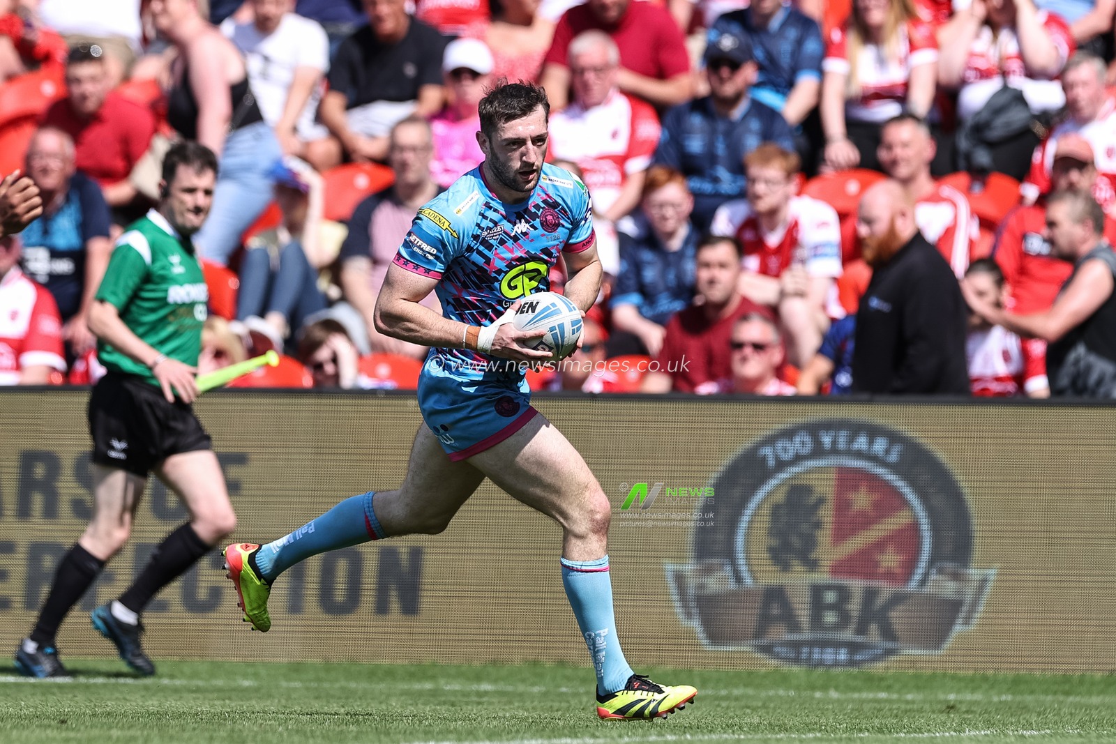 Jake Wardle of Wigan Warriors goes over for a try during the Betfred Challenge Cup Semi-Final Hull KR v Wigan Warriors at Eco-Power Stadium, Doncaster, United Kingdom, 18th May 2024

(Photo by Mark Cosgrove/News Images)