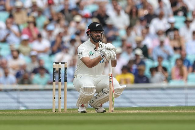 Daryl Mitchell of New Zealand crouches during the 2nd Rothesay Test Match Day 4 match England vs New Zealand at The Kia Oval, London, United Kingdom on 20 June 2026

(Photo by Mark Cosgrove/News Images)