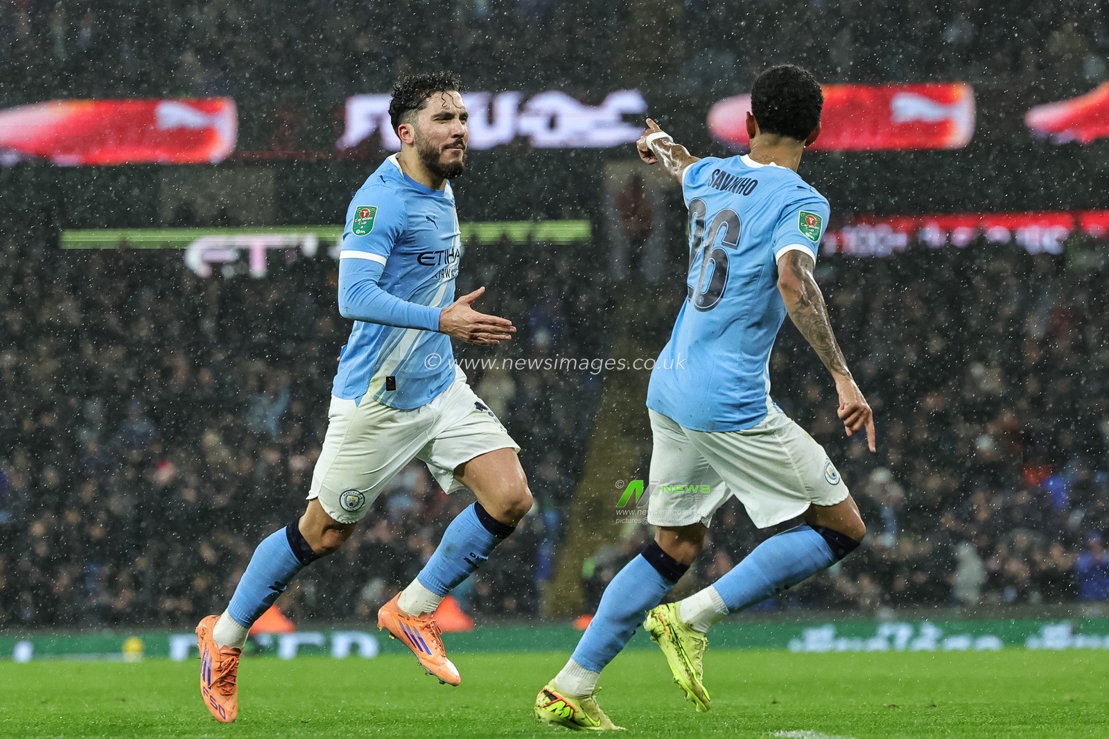 Rayan Cherki of Manchester City celebrates his goal to make it 1-0 during the Carabao Cup Quarter Final match Manchester City vs Brentford at Etihad Stadium, Manchester, United Kingdom, 17th December 2025

(Photo by Mark Cosgrove/News Images)

*** GER AUT SUI OUT ***