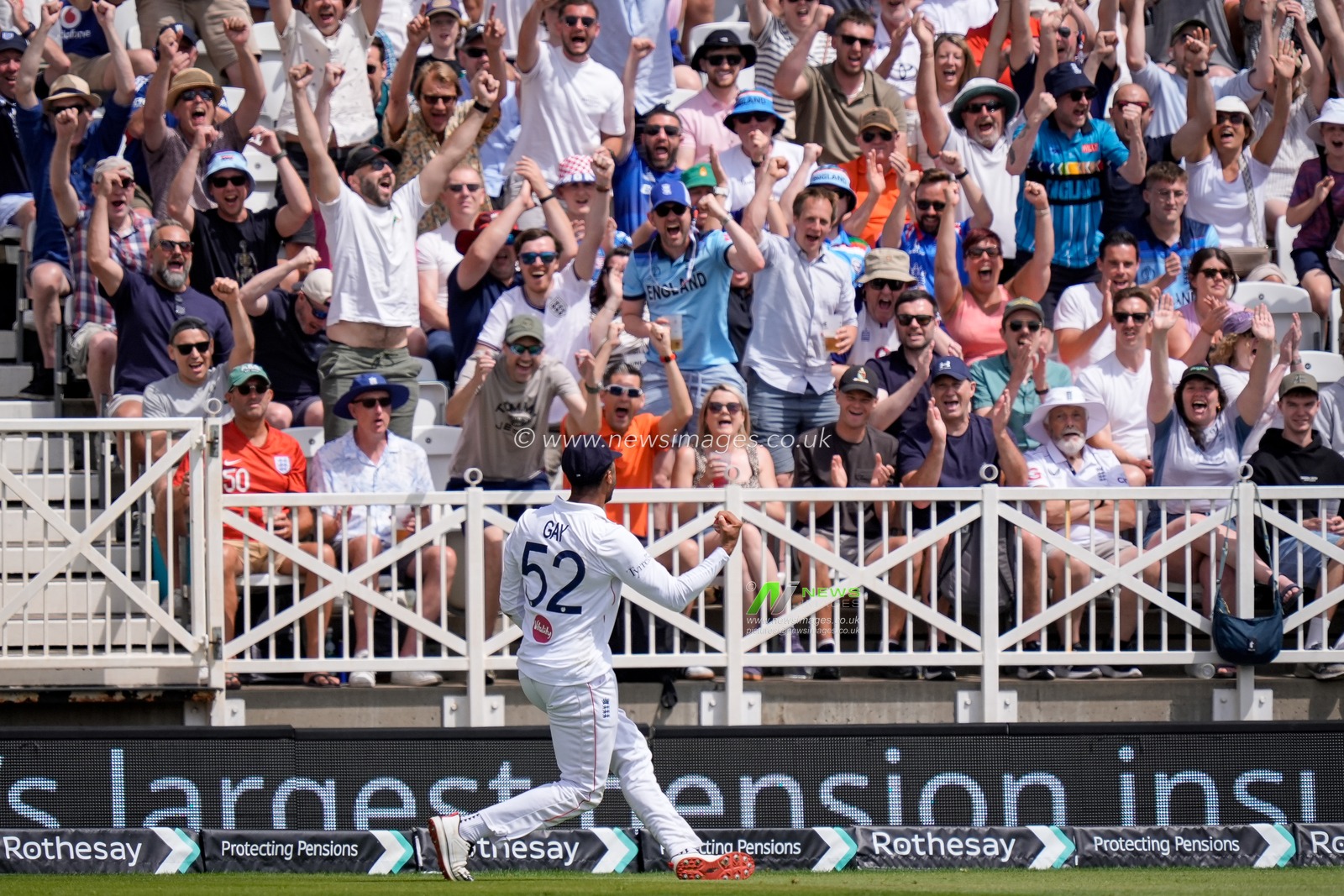 Emilio Gay of England celebrates the wicket of Tom Blundell of New Zealand caught hooking the ball off the bowling off Jofra Archer of England during the 3rd Rothesay Test Match Day 4 match England vs New Zealand at Trent Bridge, Nottingham, United Kingdom on 28 June 2026

(Photo by Maynard Manyowa/News Images)