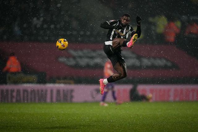 Lee Ndlovu leaps to block the ball during the Sky Bet League 2 match Notts County vs Gillingham at Meadow Lane, Nottingham, United Kingdom, 3rd February 2026

(Photo by Maynard Manyowa/News Images)