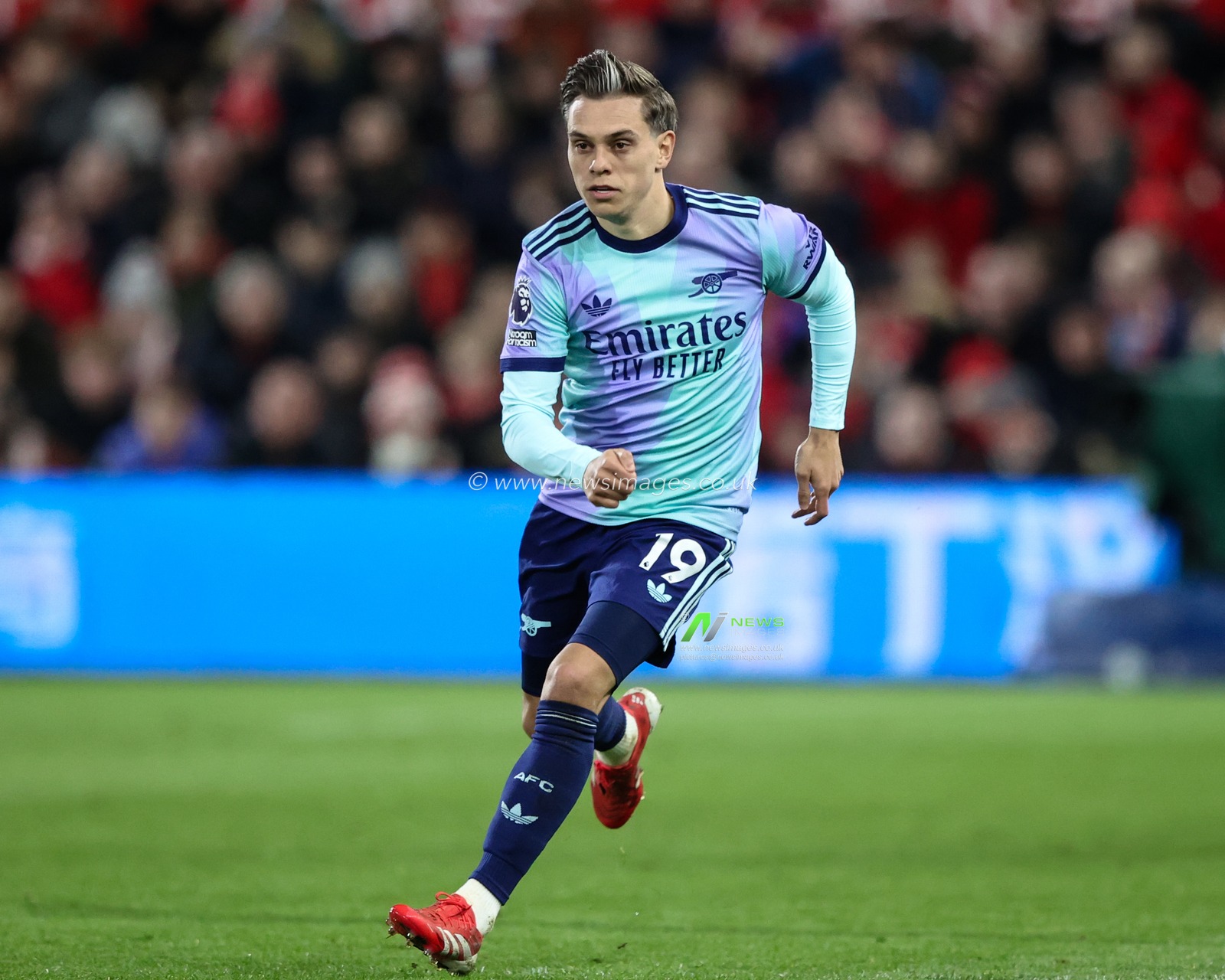 Leandro Trossard of Arsenal in action during the Premier League match Nottingham Forest vs Arsenal at City Ground, Nottingham, United Kingdom, 26th February 2025

(Photo by Alfie Cosgrove/News Images)