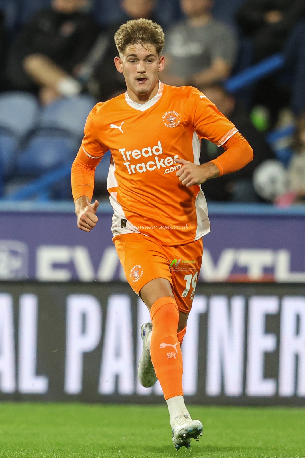 Dominic Ballard of Blackpool during the Sky Bet League 1 match Huddersfield Town vs Blackpool at John Smith's Stadium, Huddersfield, United Kingdom, 24th September 2024

(Photo by Alfie Cosgrove/News Images)