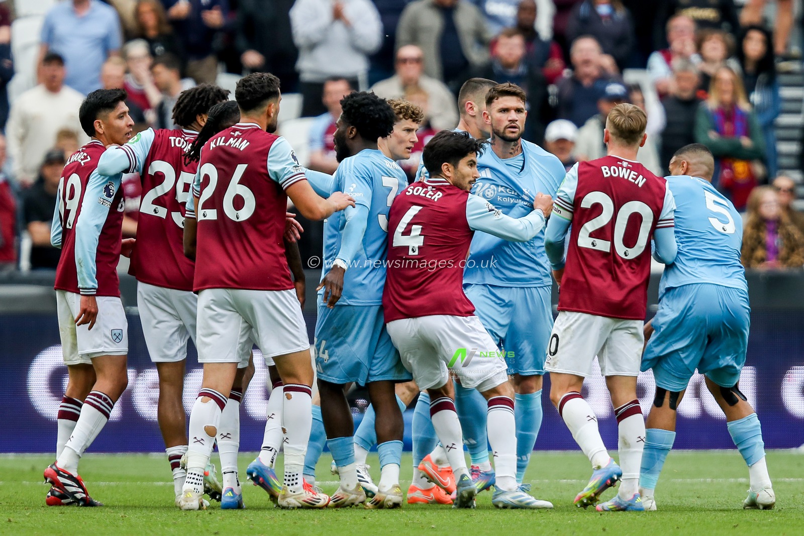 West Ham United and Nottingham Forest players argue during the Premier League match West Ham United vs Nottingham Forest at London Stadium, London, United Kingdom, 18th May 2025

(Photo by Izzy Poles/News Images)