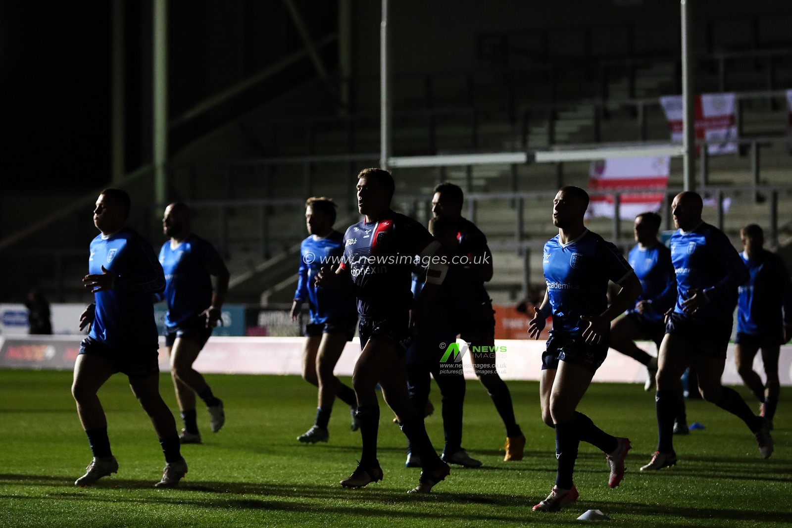Hull KR players during the pre-game warm up ahead of the Betfred Super League Round 4 match St Helens vs Hull KR at Totally Wicked Stadium, St Helens, United Kingdom, 7th March 2025

(Photo by Gareth Evans/News Images)