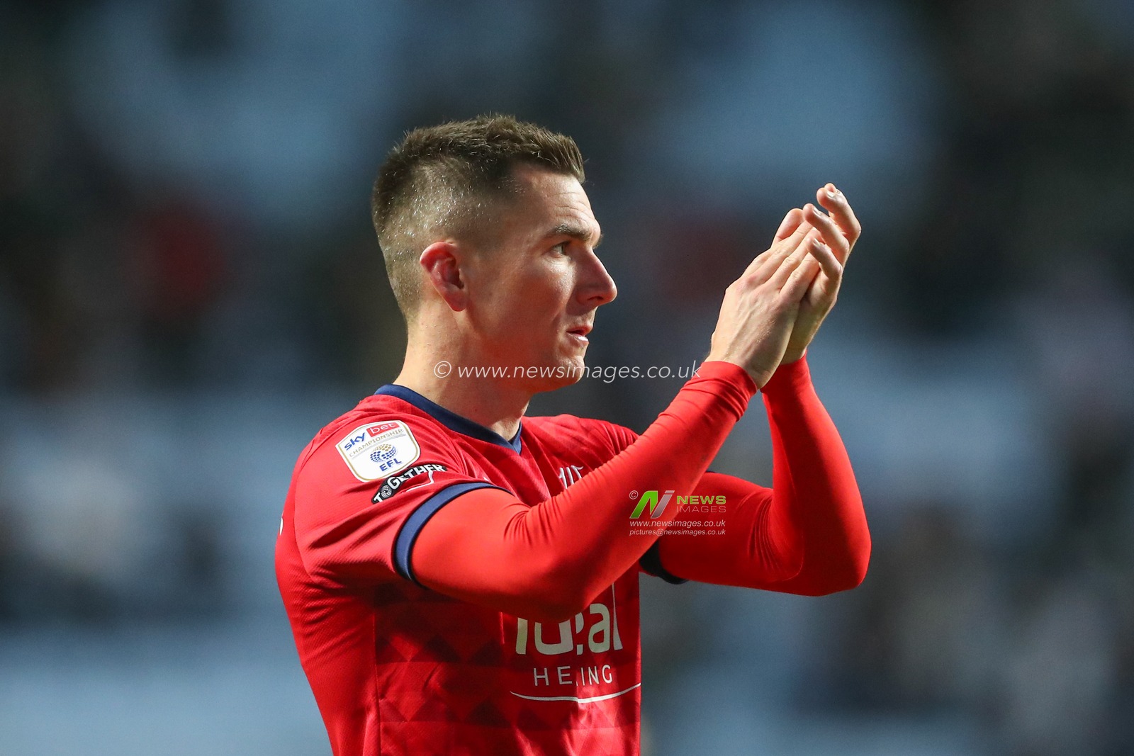Jed Wallace #17 of West Bromwich Albion applauds the travelling fans after the Sky Bet Championship match Coventry City vs West Bromwich Albion at Coventry Building Society Arena, Coventry, United Kingdom, 21st December 2022

(Photo by Gareth Evans/News Images)