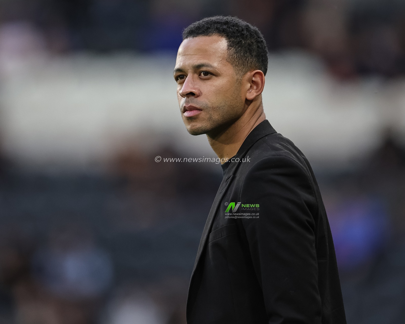 Liam Rosenior head coach of Hull City in the pregame warmup session during the Sky Bet Championship match Hull City vs Bristol City at MKM Stadium, Hull, United Kingdom, 25th August 2023

(Photo by Mark Cosgrove/News Images)