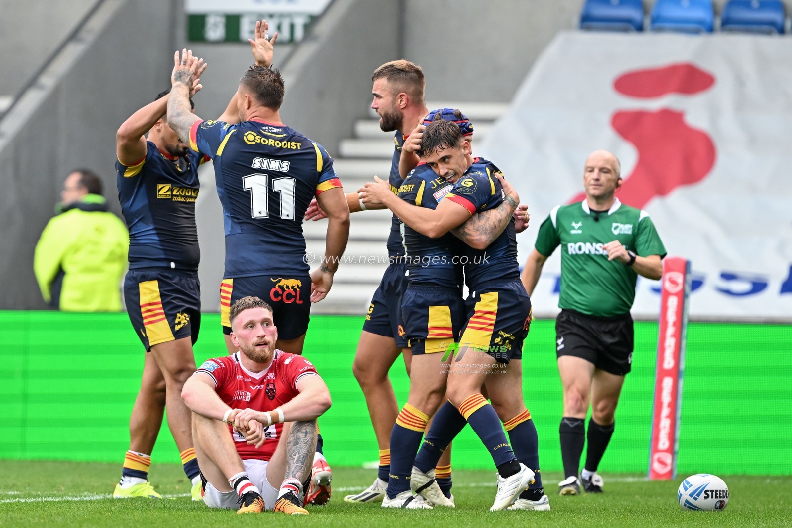 Arthur Mourgue of Catalan Dragons celebrates his try to make it 6-6 during the Betfred Super League Round 25 match Salford Red Devils vs Catalans Dragons at Salford Community Stadium, Eccles, United Kingdom, 7th September 2024

(Photo by Cody Froggatt/News Images)
