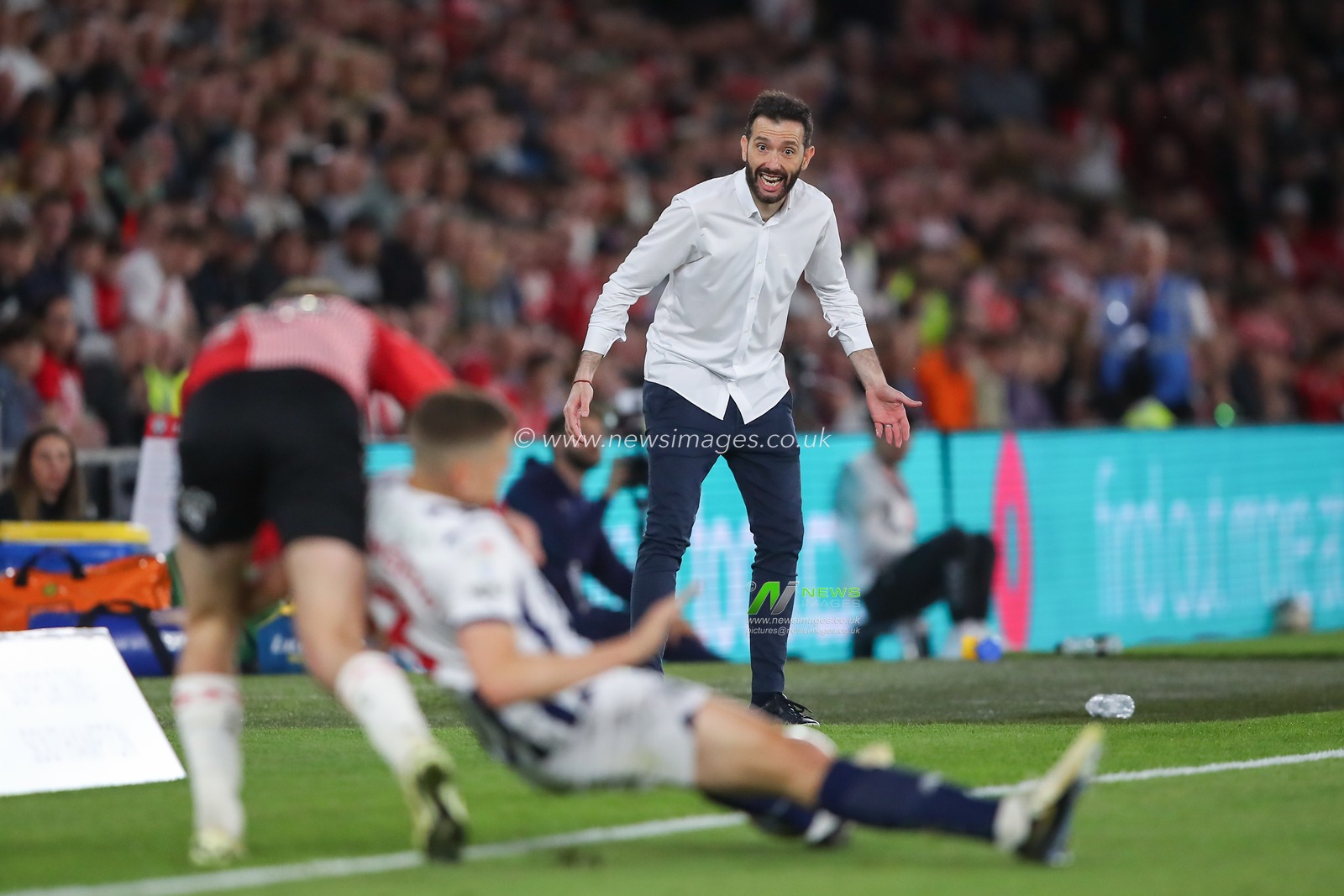 Carlos CorberÃ¡n manager of West Bromwich Albion reacts, during the Sky Bet Championship Play-Off Semi-Final Second Leg match Southampton vs West Bromwich Albion at St Mary's Stadium, Southampton, United Kingdom, 17th May 2024

(Photo by Gareth Evans/News Images)