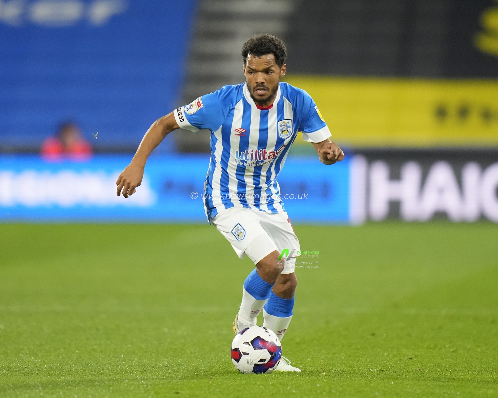 Duane Holmes #19 of Huddersfield Town during the Sky Bet Championship match Huddersfield Town vs Preston North End at John Smith's Stadium, Huddersfield, United Kingdom, 18th October 2022

(Photo by Steve Flynn/News Images)