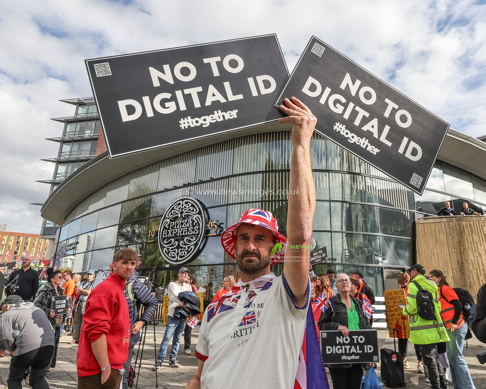 Protesters against the digital ID card gather outside the ACC as Merseyside Police attend during the Labour Party Annual Conference 2025 at The ACC, Liverpool, United Kingdom, 28th September 2025

(Photo by Mark Cosgrove/News Images)