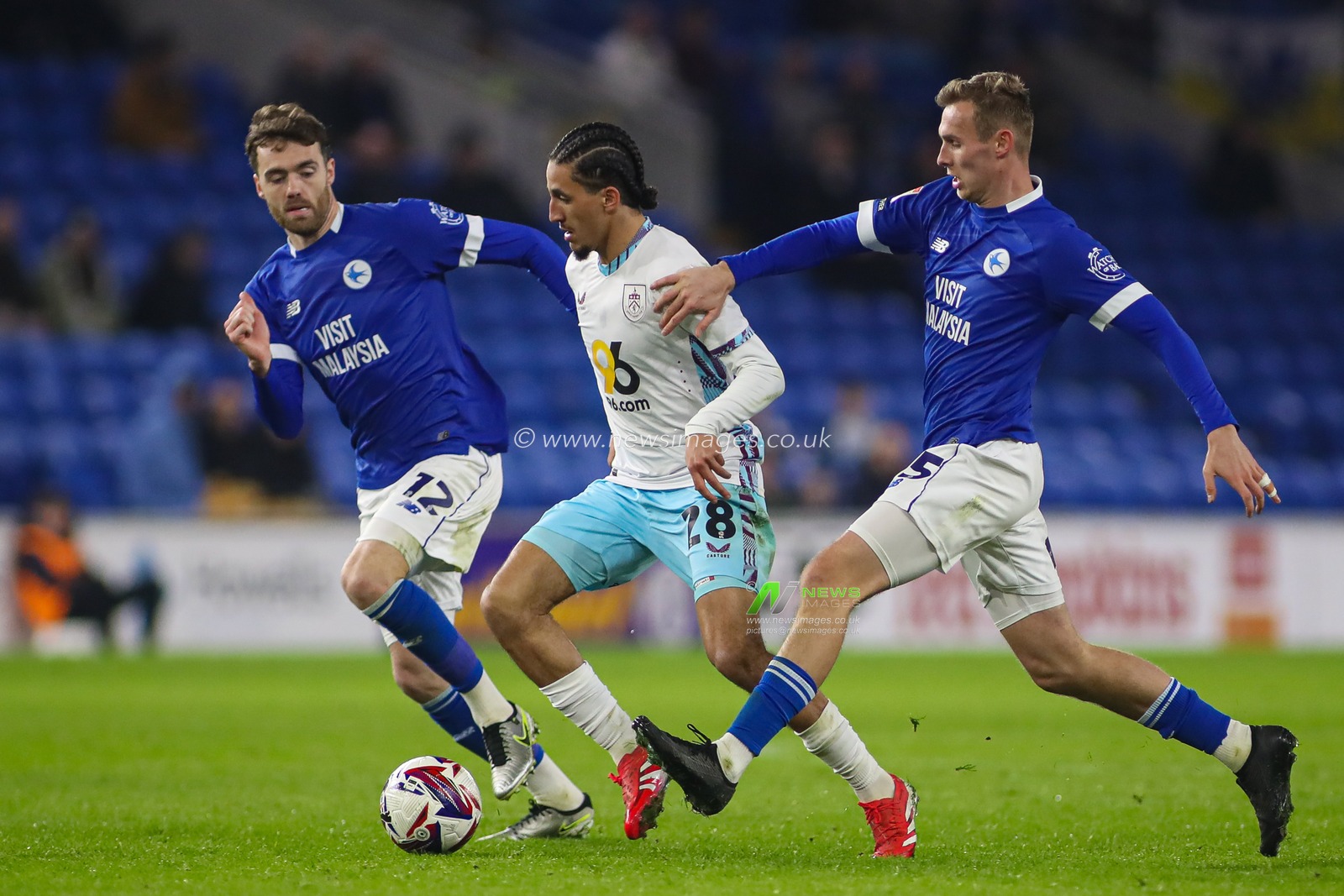 Hannibal Mejbri of Burnley dribbles the with ball during the Sky Bet Championship match Cardiff City vs Burnley at Cardiff City Stadium, Cardiff, United Kingdom, 4th March 2025

(Photo by Andrew Lewis/News Images)