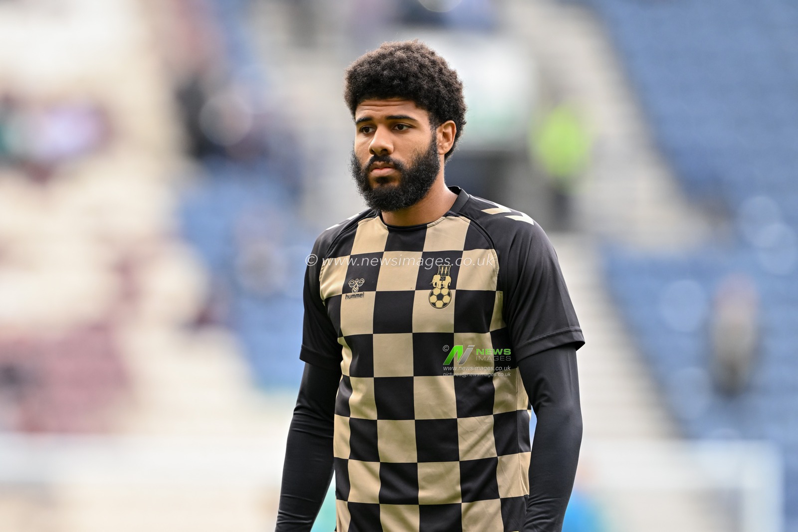 Ellis Simms of Coventry City warms up ahead of the Sky Bet Championship match Preston North End vs Coventry City at Deepdale, Preston, United Kingdom, 19th October 2024

(Photo by Cody Froggatt/News Images)