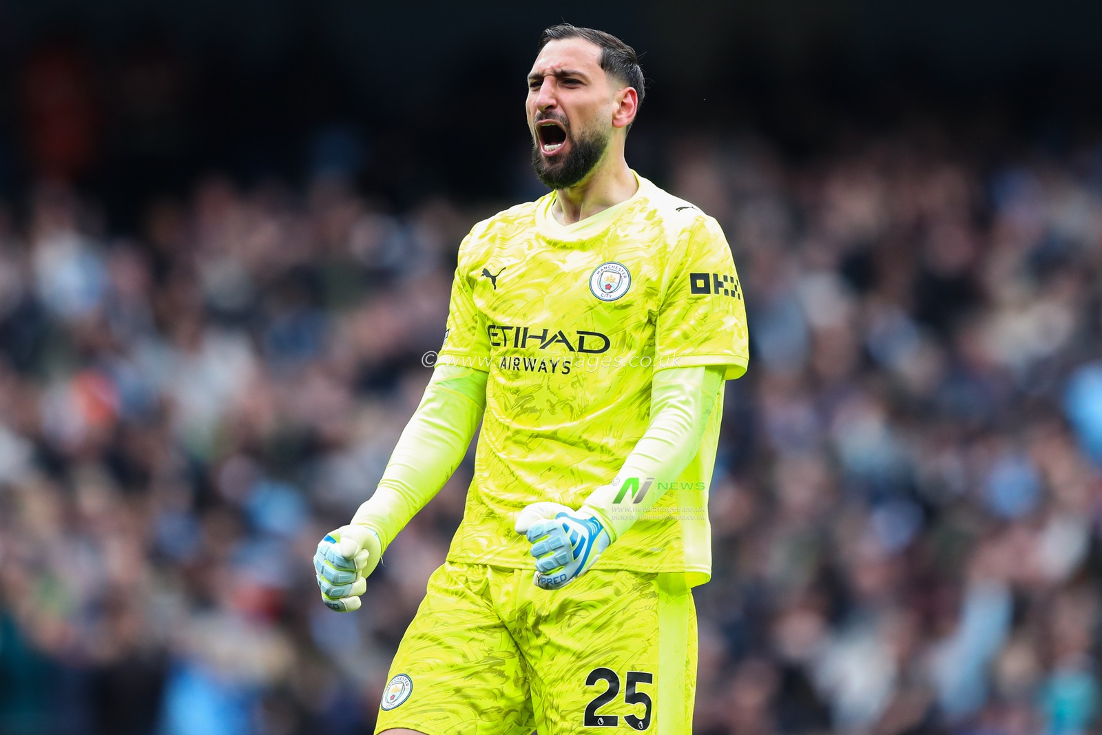 Manchester City goalkeeper Gianluigi Donnarumma celebrates Jeremy Doku of Manchester City goal to make it 1-0 during the Premier League match Manchester City vs Brentford at The City in the Community Etihad Stadium, Manchester, United Kingdom on 09 May 2026

(Photo by Jorge Horsted/News Images)