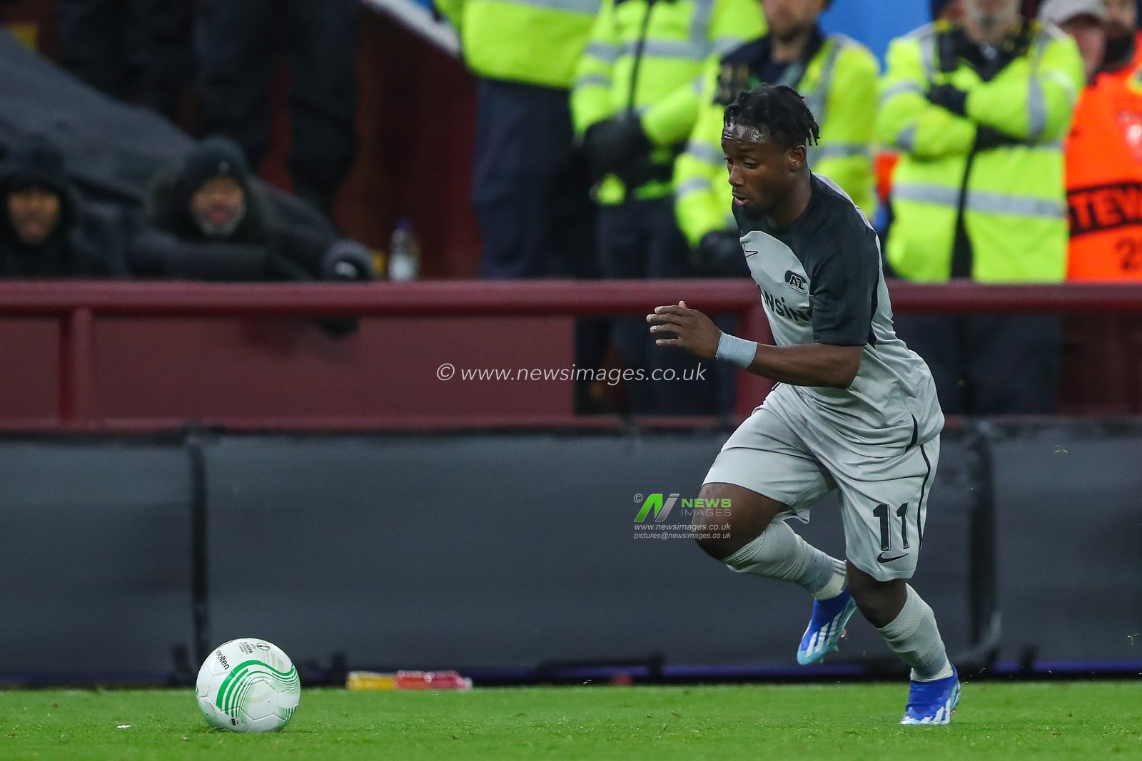 Ibrahim Sadiq #11 of AZ Alkmaar during the UEFA Europa Conference League match Aston Villa vs AZ Alkmaar at Villa Park, Birmingham, United Kingdom, 9th November 2023

(Photo by Gareth Evans/News Images)