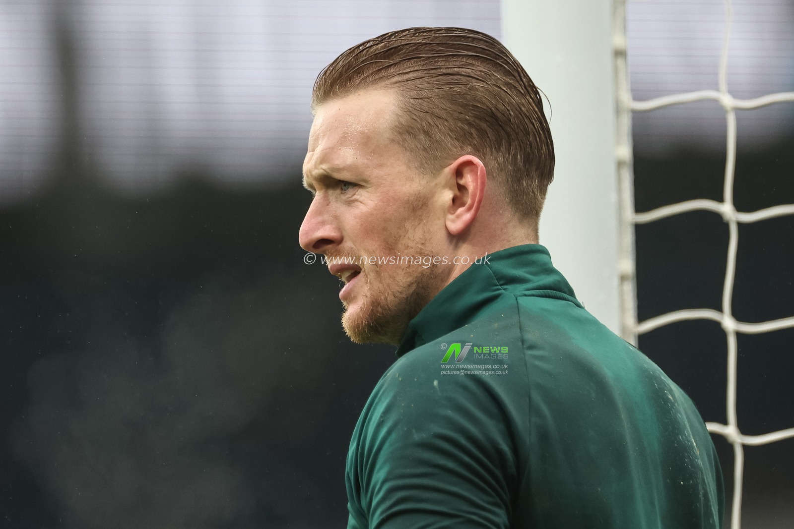 Jordan Pickford of Everton in the pregame warmup session during the Premier League match Manchester City vs Everton at Etihad Stadium, Manchester, United Kingdom, 26th December 2024

(Photo by Mark Cosgrove/News Images)