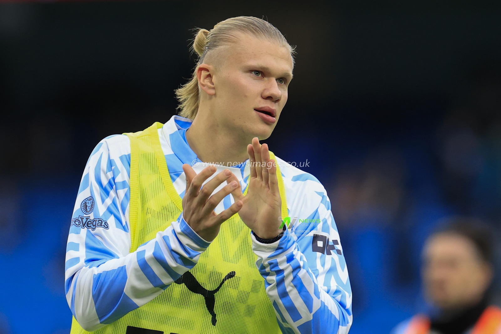 Erling Haaland #9 of Manchester City during the warm up ahead of the Premier League match Manchester City vs Everton at Etihad Stadium, Manchester, United Kingdom, 31st December 2022

(Photo by Conor Molloy/News Images)