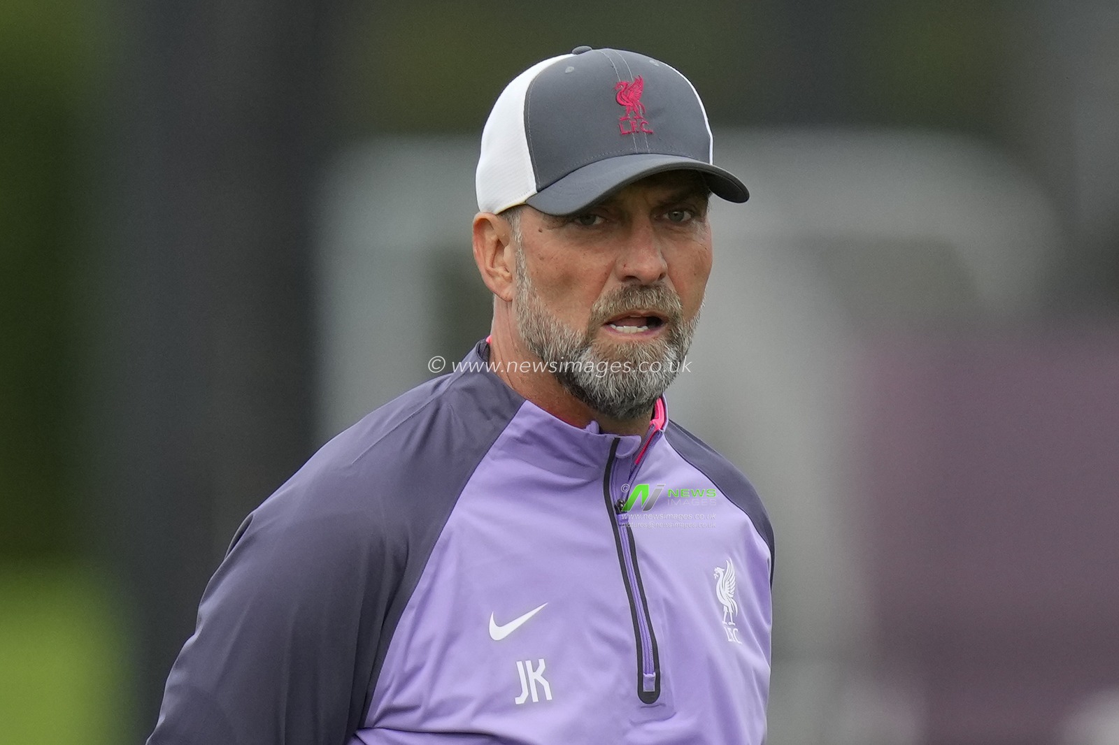 JÃ¼rgen Klopp manager off Liverpool watches his players during the Europa League Training Session at AXA Training Centre, Kirkby, United Kingdom, 4th October 2023

(Photo by Steve Flynn/News Images)