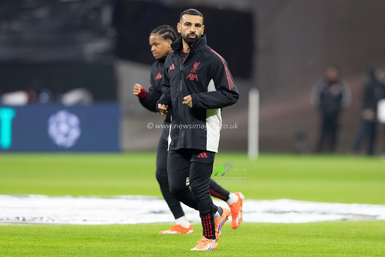 Mohamed Salah of Liverpool warming up with the substitutes before the UEFA Champions League Matchday 3 of 8 Eintracht Frankfurt vs Liverpool at Deutsche Bank Park, Frankfurt, Germany, 22nd October 2025

(Photo by Ian Stephen/News Images)