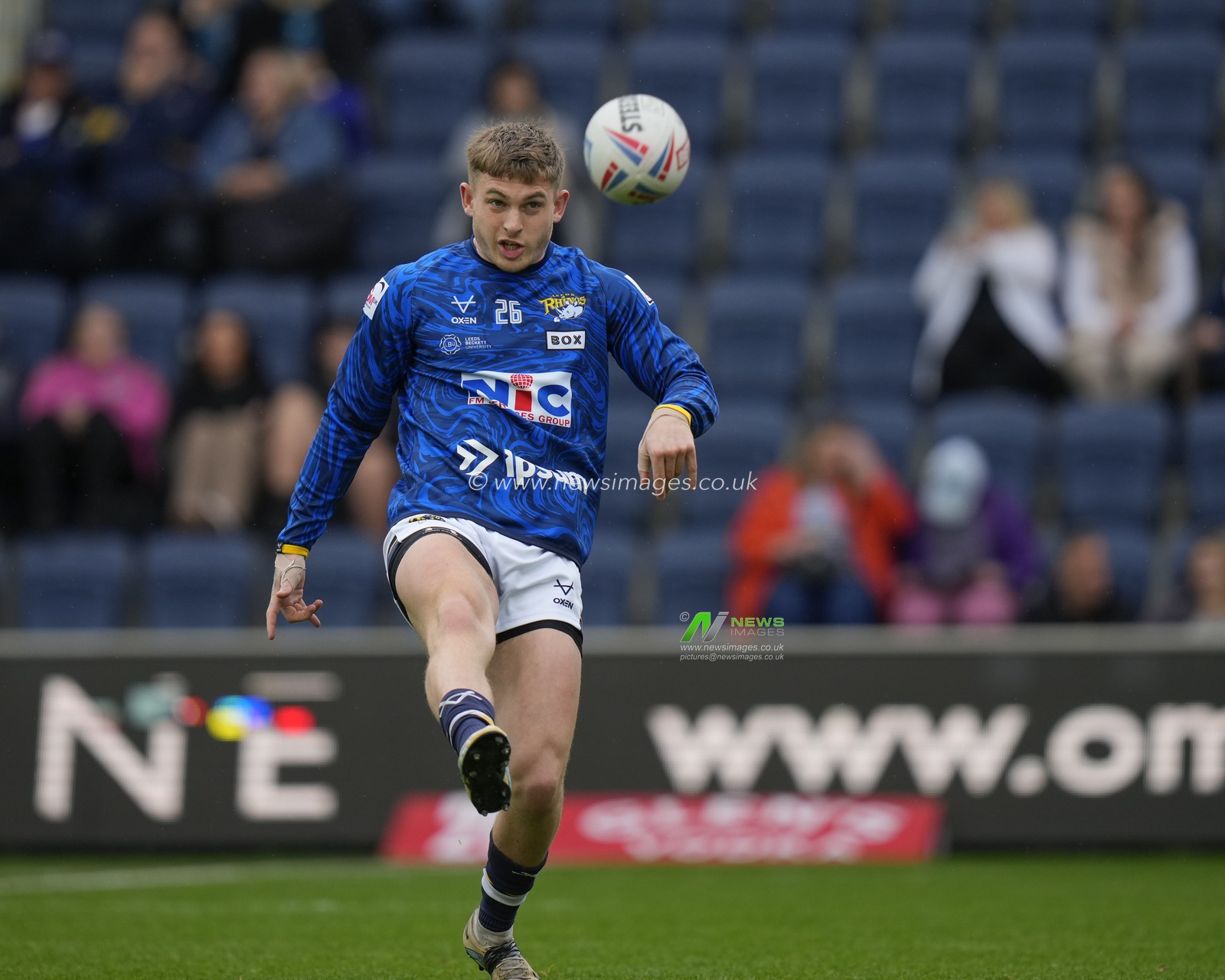 Corey Johnson #26 of Leeds Rhinos warms up before the Betfred Super League Round 21 match Leeds Rhinos vs Leigh Leopards at Headingley Stadium, Leeds, United Kingdom, 6th August 2023

(Photo by Steve Flynn/News Images)