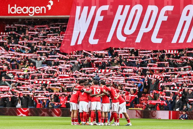 Nottingham Forest have a team huddle before the game during the Premier League match Nottingham Forest vs Fulham at City Ground, Nottingham, United Kingdom on 15 March 2026

(Photo by Alfie Cosgrove/News Images)
