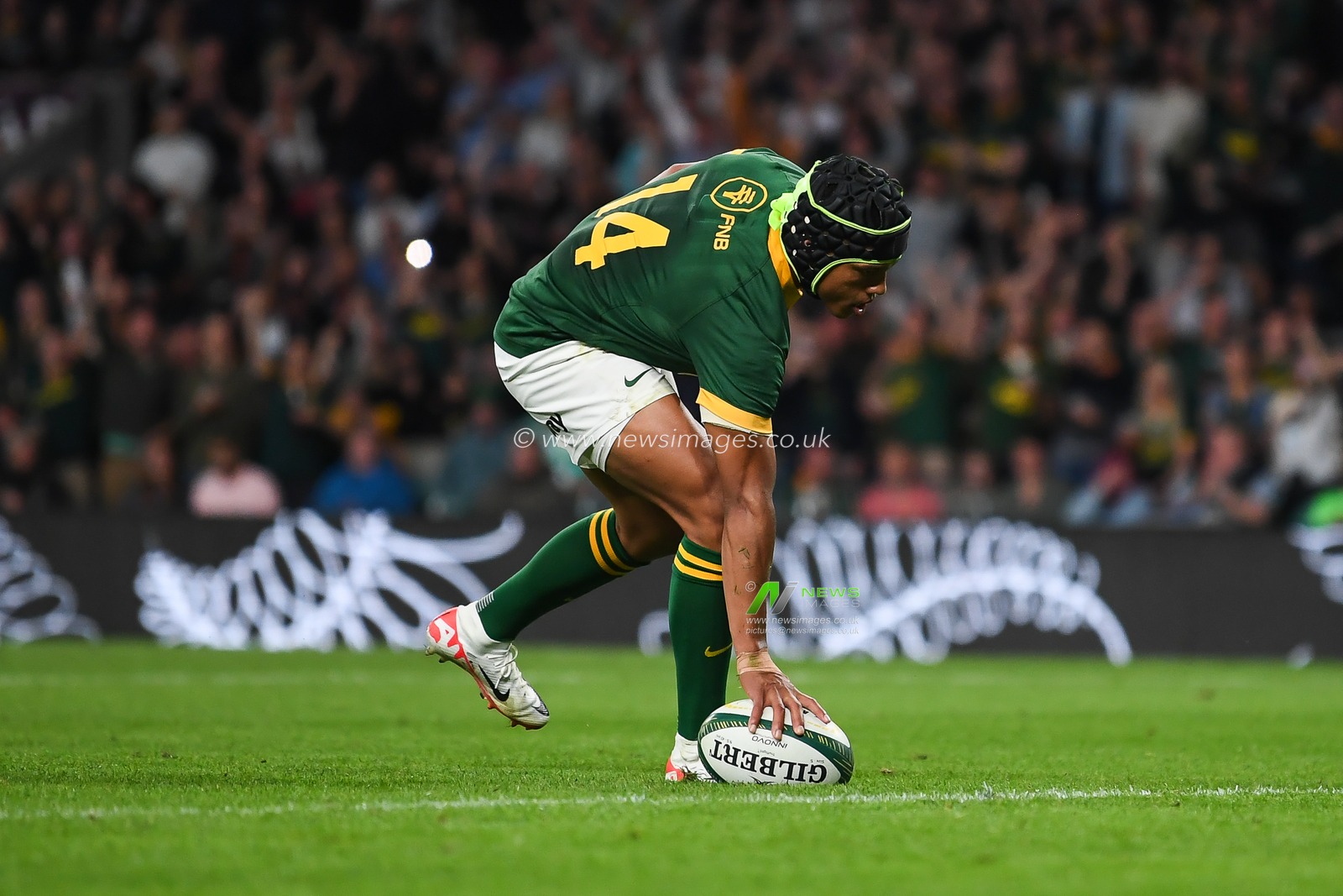 Kurt-Lee Arendse of South Africa goes over for a trygoes over for a tryduring the International match South Africa vs New Zealand at Twickenham Stadium, Twickenham, United Kingdom, 25th August 2023

(Photo by Mike Jones/News Images)