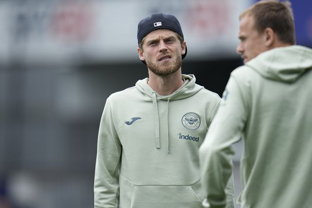 Mathias Jensen of Brentford ahead of the Pre-season friendly match Queens Park Rangers vs Brentford at Kiyan Prince Foundation Stadium, London, United Kingdom, 2nd August 2025

(Photo by Harvey Murphy/News Images)