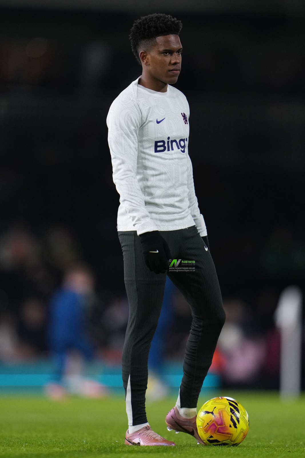 Estevao of Chelsea ahead of the Premier League match Fulham vs Chelsea at Craven Cottage, London, United Kingdom, 7th January 2026

(Photo by Harvey Murphy/News Images)

*** GER AUT SUI OUT ***