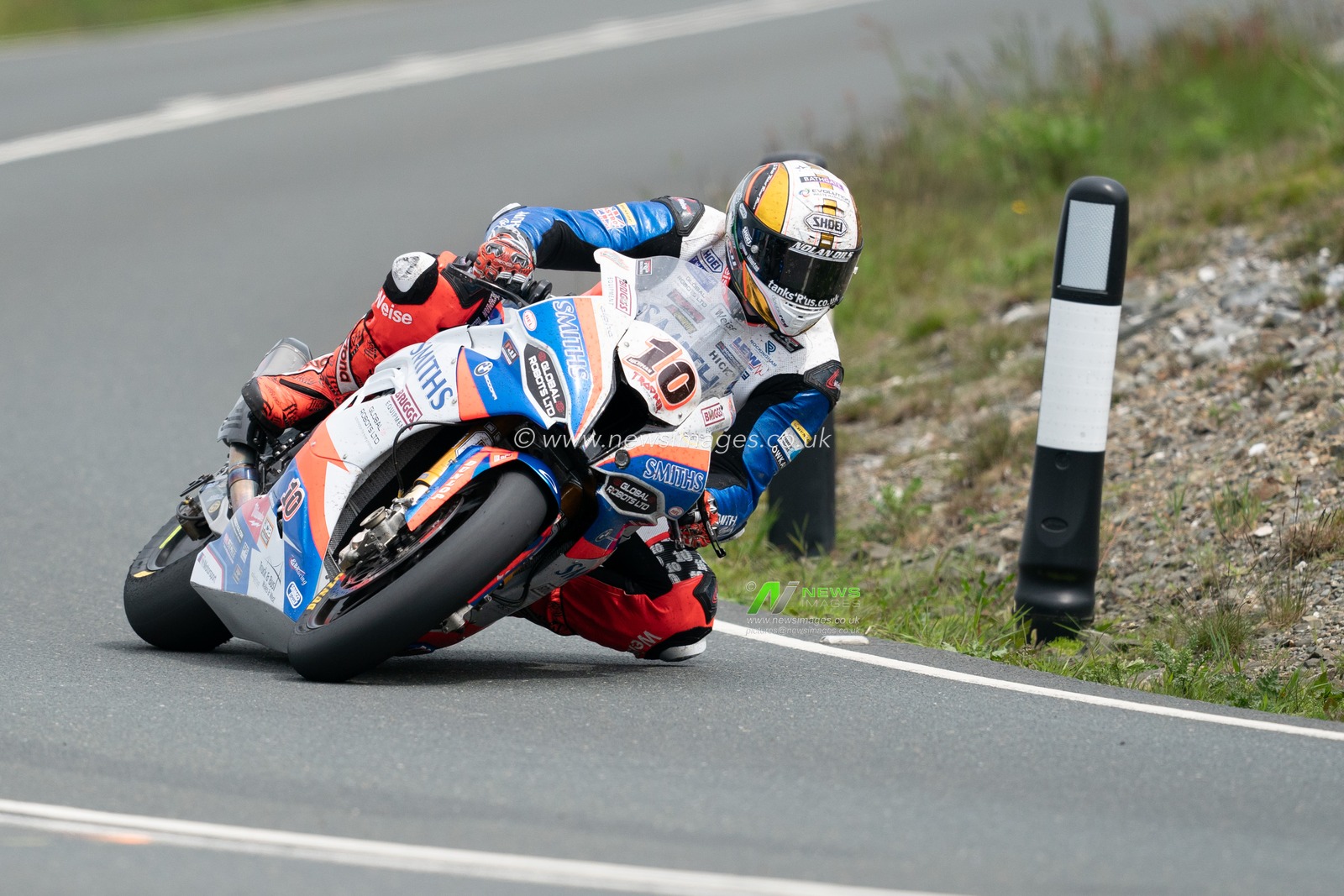 Peter Hickman / Smith's BMW comes second in the Dunlop Senior Superbikes Race


Friday 7th June 2019 , Isle of Man, TT Races, Race 1, Race Day 4.
Dunlop Senior Superbikes Race


Credit: Terry Donnelly/News Images