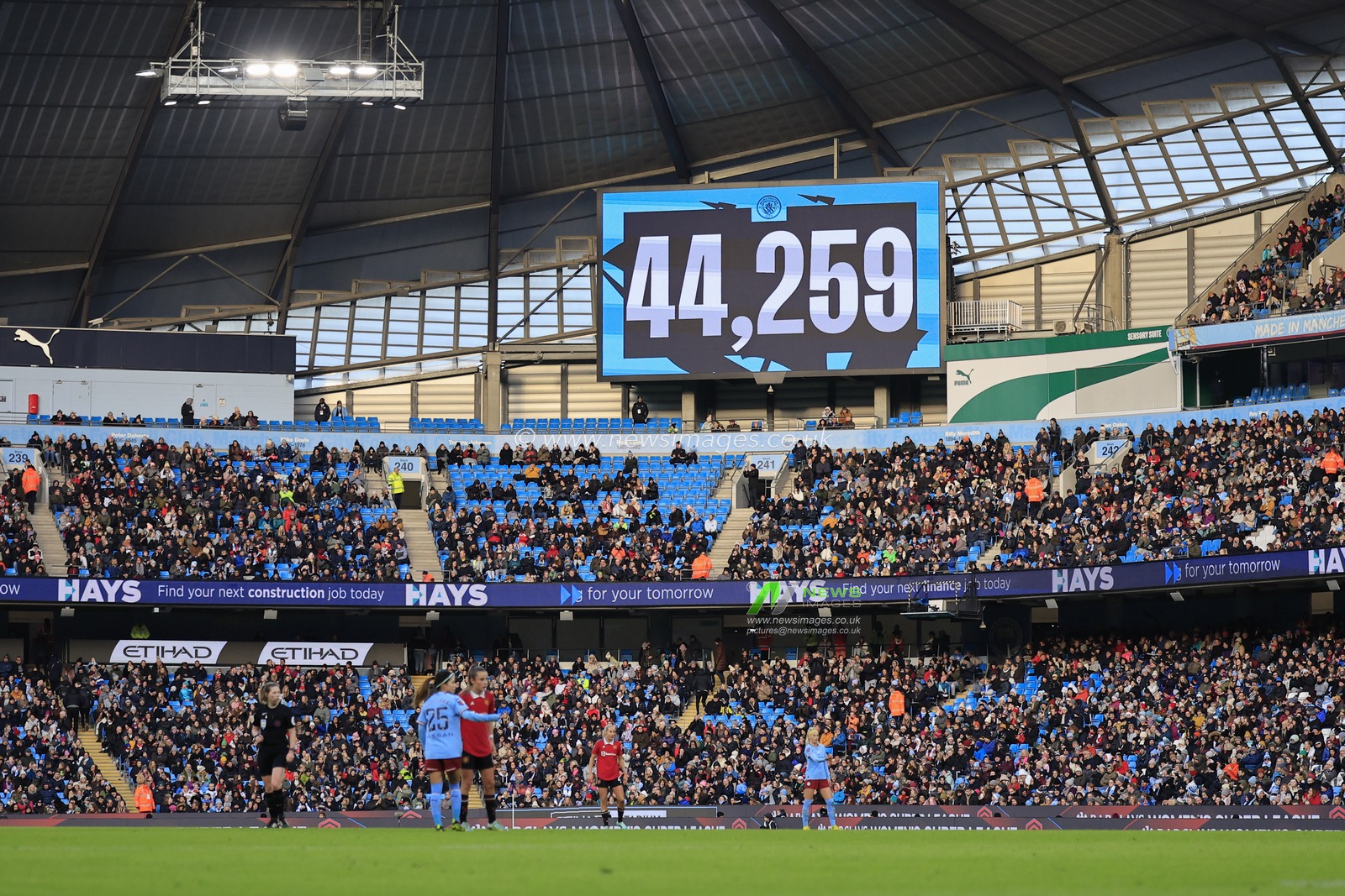 The large screen gives out todays attendance during of the The FA Women's Super League match Manchester City Women vs Manchester United Women at Etihad Campus, Manchester, United Kingdom, 11th December 2022

(Photo by Conor Molloy/News Images)
