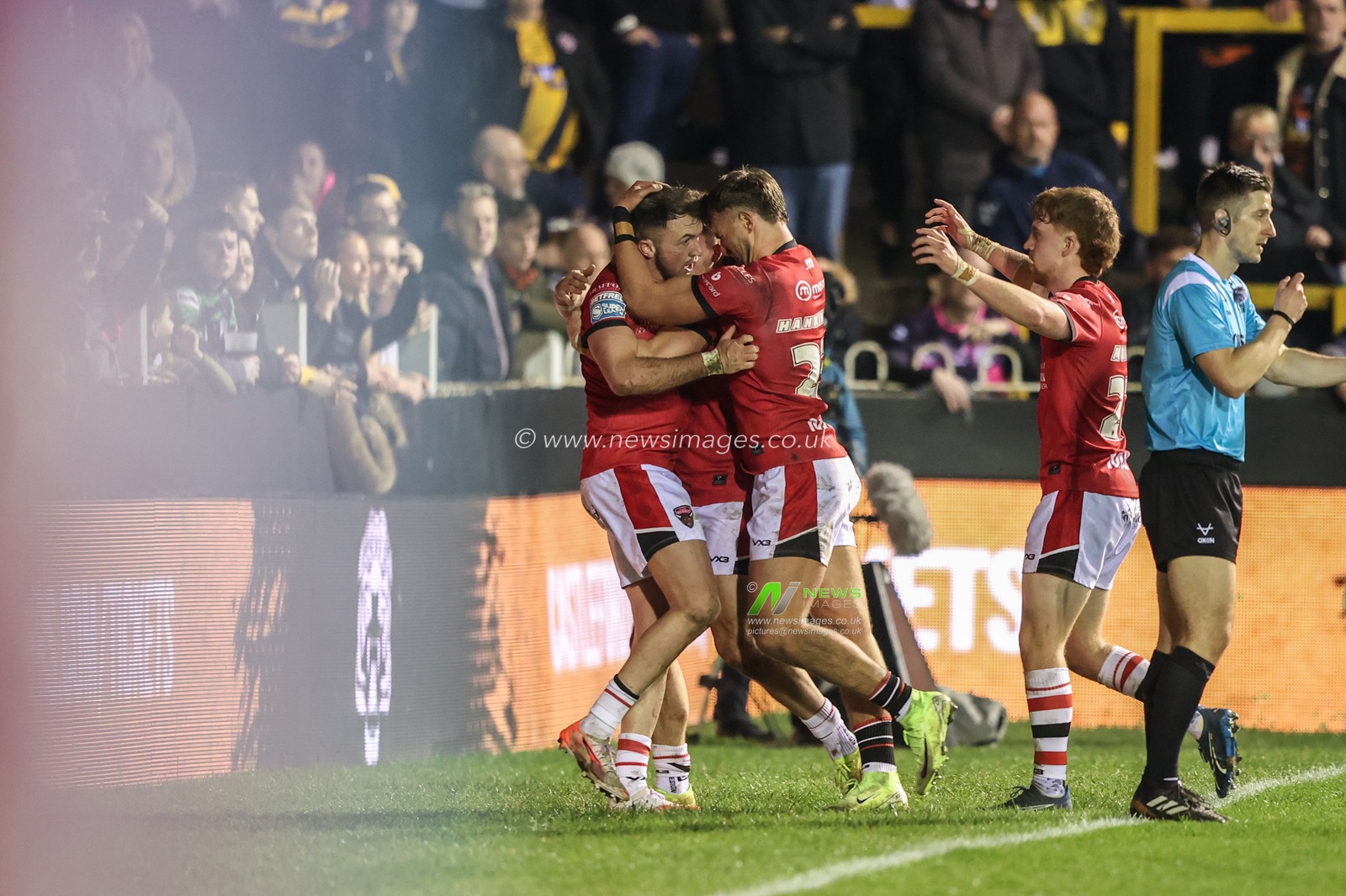 Ryan Brierley of Salford Red Devils celebrates his try during the Betfred Super League Round 4 match Castleford Tigers vs Salford Red Devils at The Mend-A-Hose Jungle, Castleford, United Kingdom, 7th March 2025

(Photo by Alfie Cosgrove/News Images)