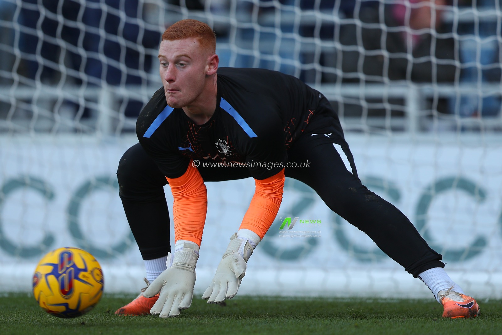 Mackenzie Chapman #13 of Blackpool during the pre-game warm up ahead of the Sky Bet League 1 match Portsmouth vs Blackpool at Fratton Park, Portsmouth, United Kingdom, 25th November 2023

(Photo by Gareth Evans/News Images)