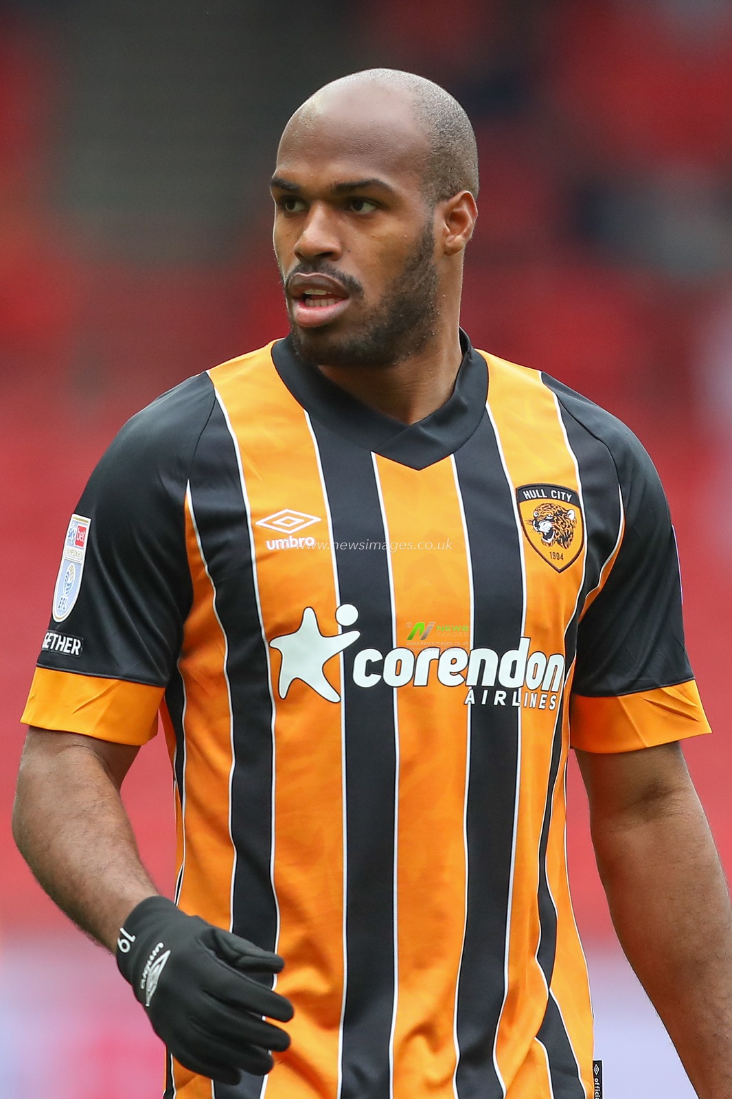 Ã“scar EstupiÃ±Ã¡n #19 of Hull City during the Sky Bet Championship match Bristol City vs Hull City at Ashton Gate, Bristol, United Kingdom, 25th February 2023

(Photo by Gareth Evans/News Images)